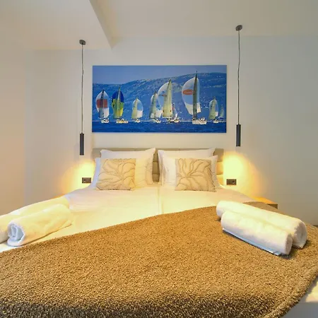 Villa Luxurius Vinka 50m From The - Free Boat Tour 31st Od August Punat